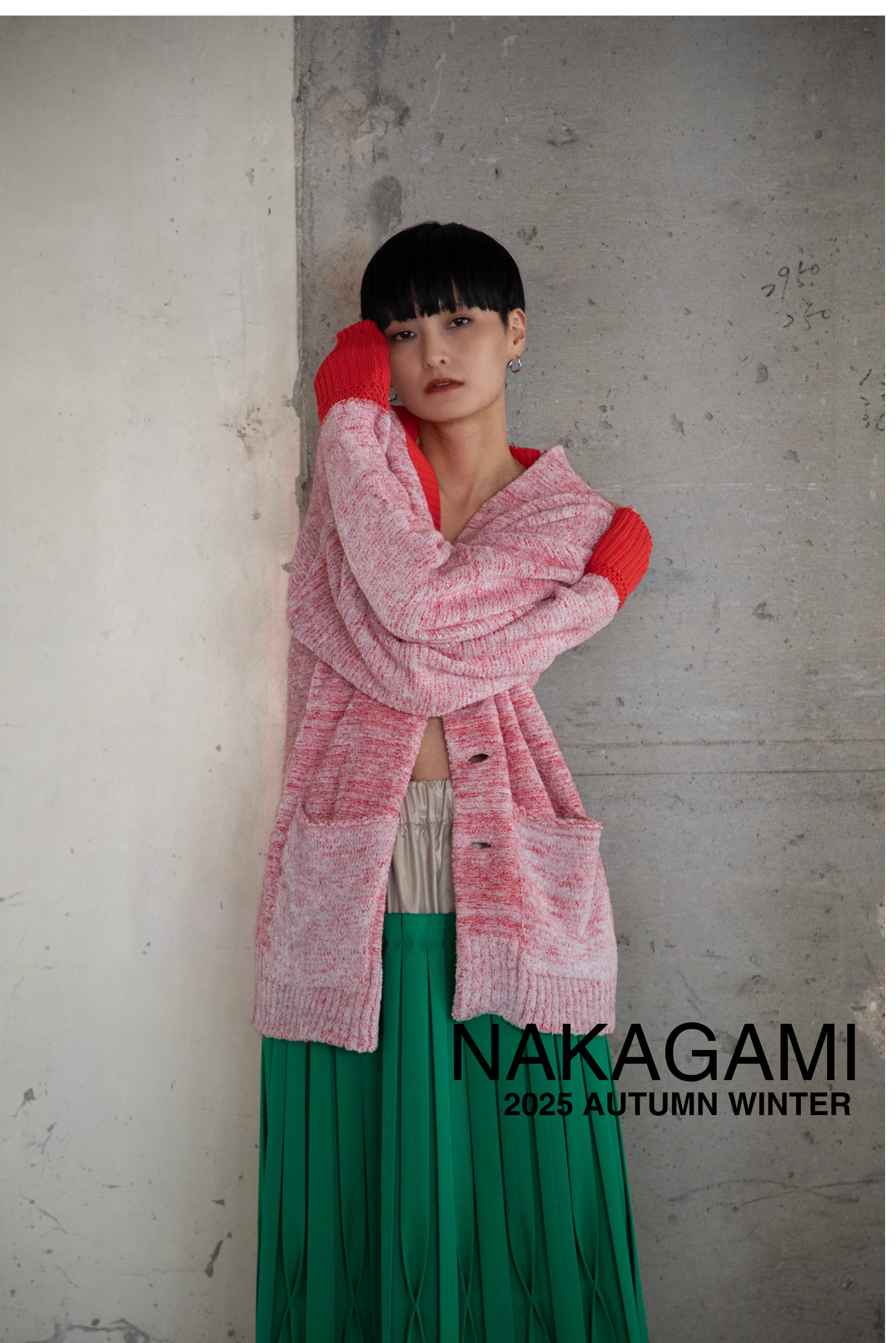 【美品】NAKAGAMI カーディガン　ブラック　ブルー ブロック刺繍長袖クルーネックカーディガン 49AV JUNKO SHIMADA